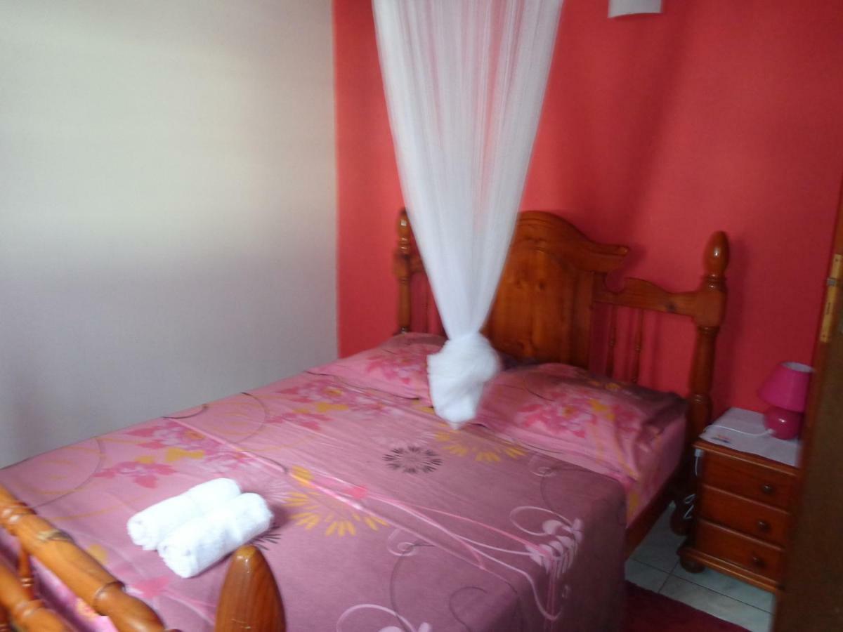 Gîte MALOU Deshaies Extérieur photo
